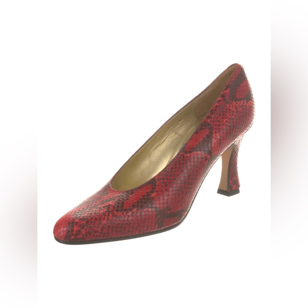 SAKS FIFTH AVENUE
Leather Animal Print Pumps
Size: 7.5